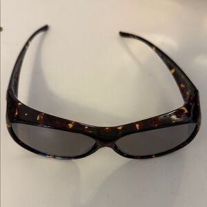 Jonathan Paul Tortoise Shell Polarized UV 400 Fit over Sunglasses